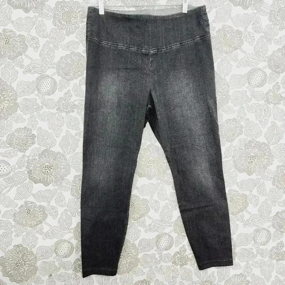COPY - NWT White House Black Market Runway Jogger Gray Distressed Pull on Women… - Picture 1 of 8